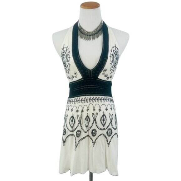 VTG White Black Embroidered Halter Top| Artisan Boho Coastal Cowgirl Cottagecore - Picture 3 of 9